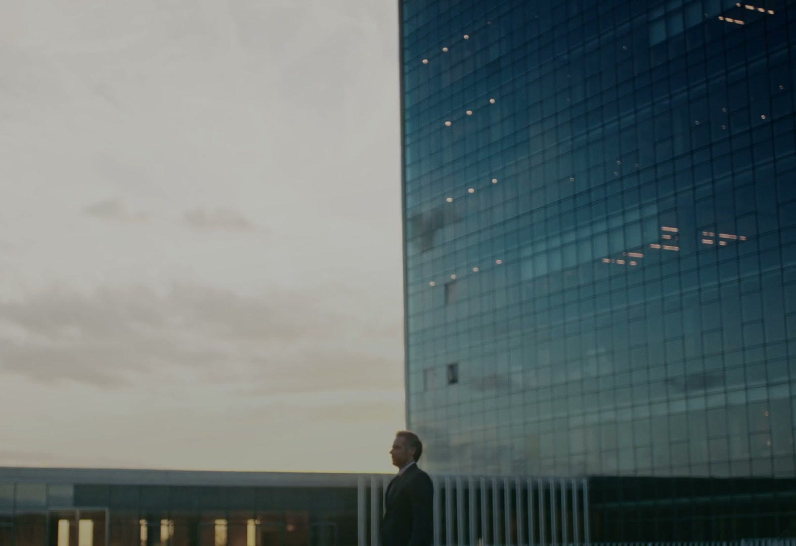 Beyond the Obvious, Samsung, frame 1